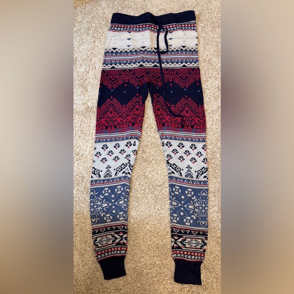 American Eagle Outfitters Red and Blue Patterned Leggings